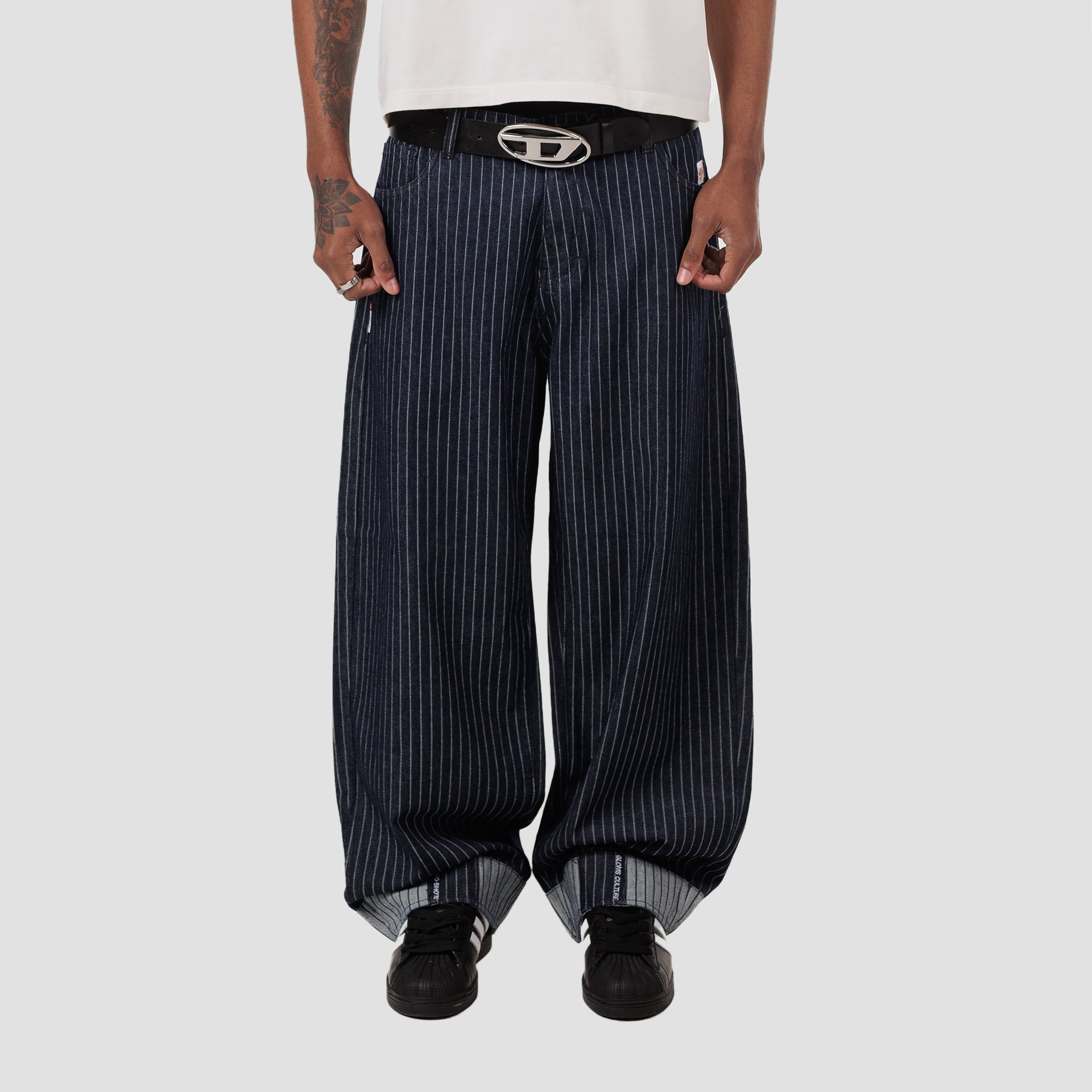 TIMELESS BAGGY JEANS