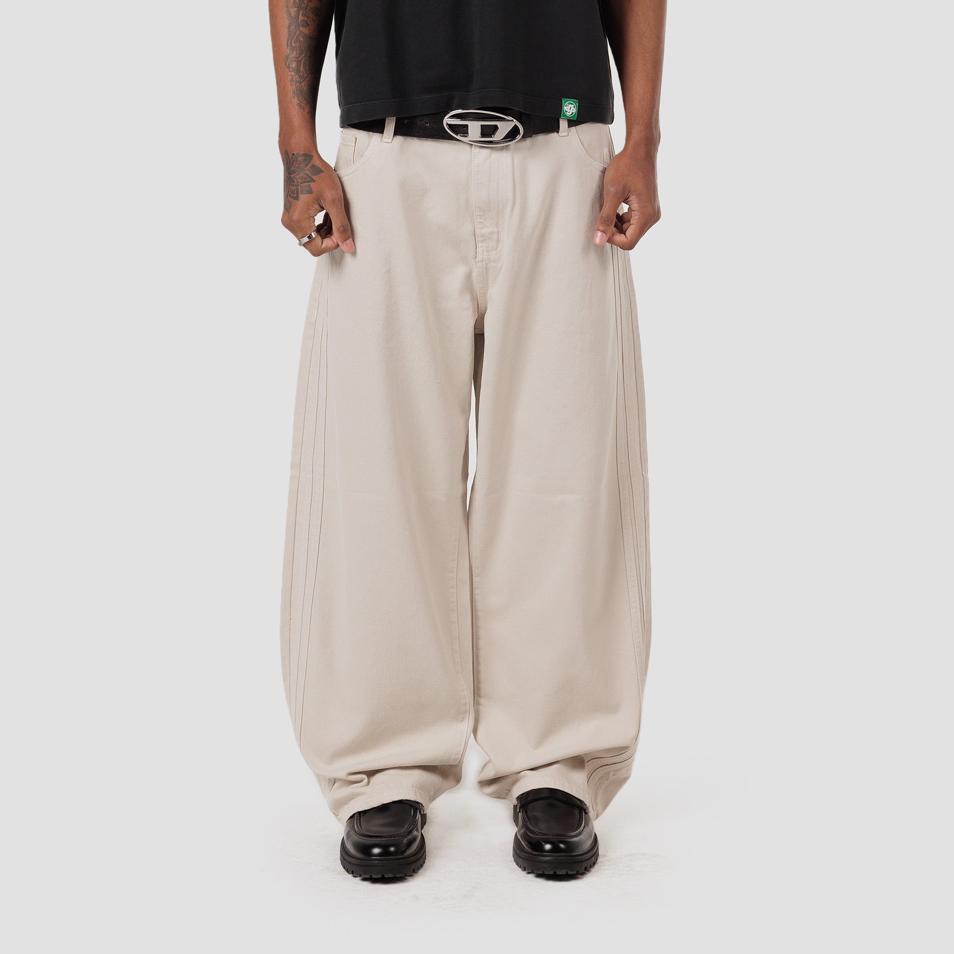 CHAMPAGNE BAGGY JEANS