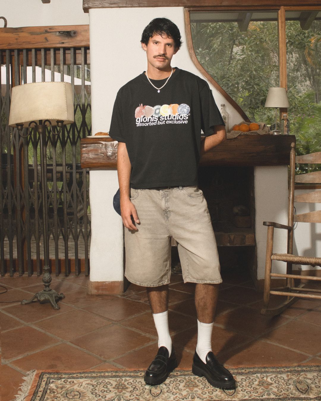 GLONIS STUDIOS T SHIRT