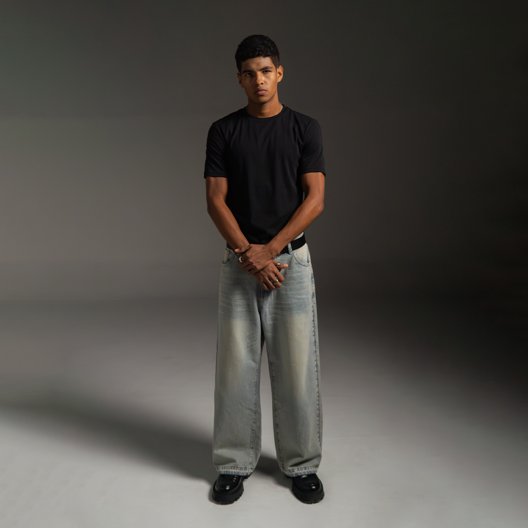 LIGHT BLUE BAGGY JEANS