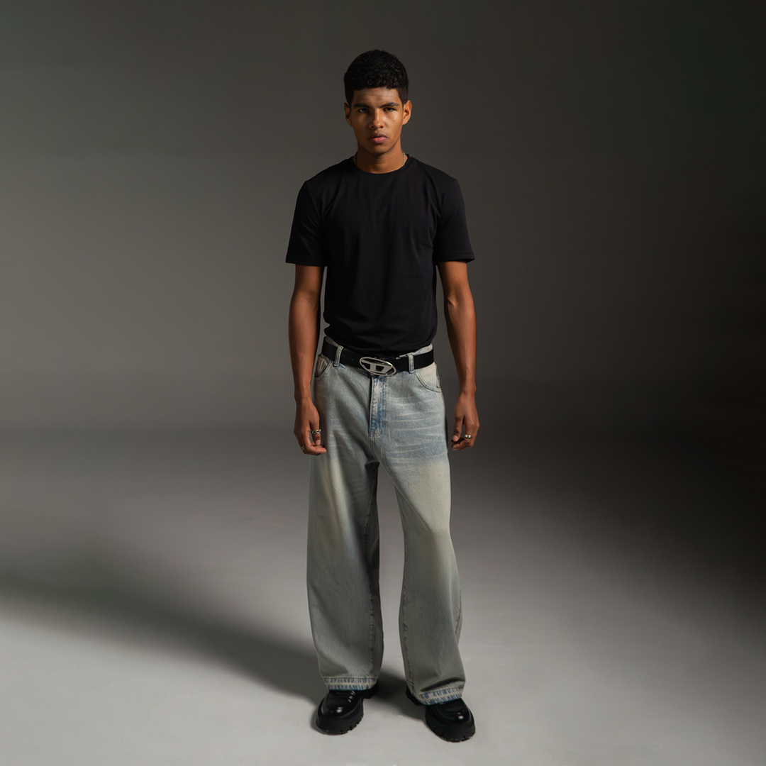 LIGHT BLUE BAGGY JEANS