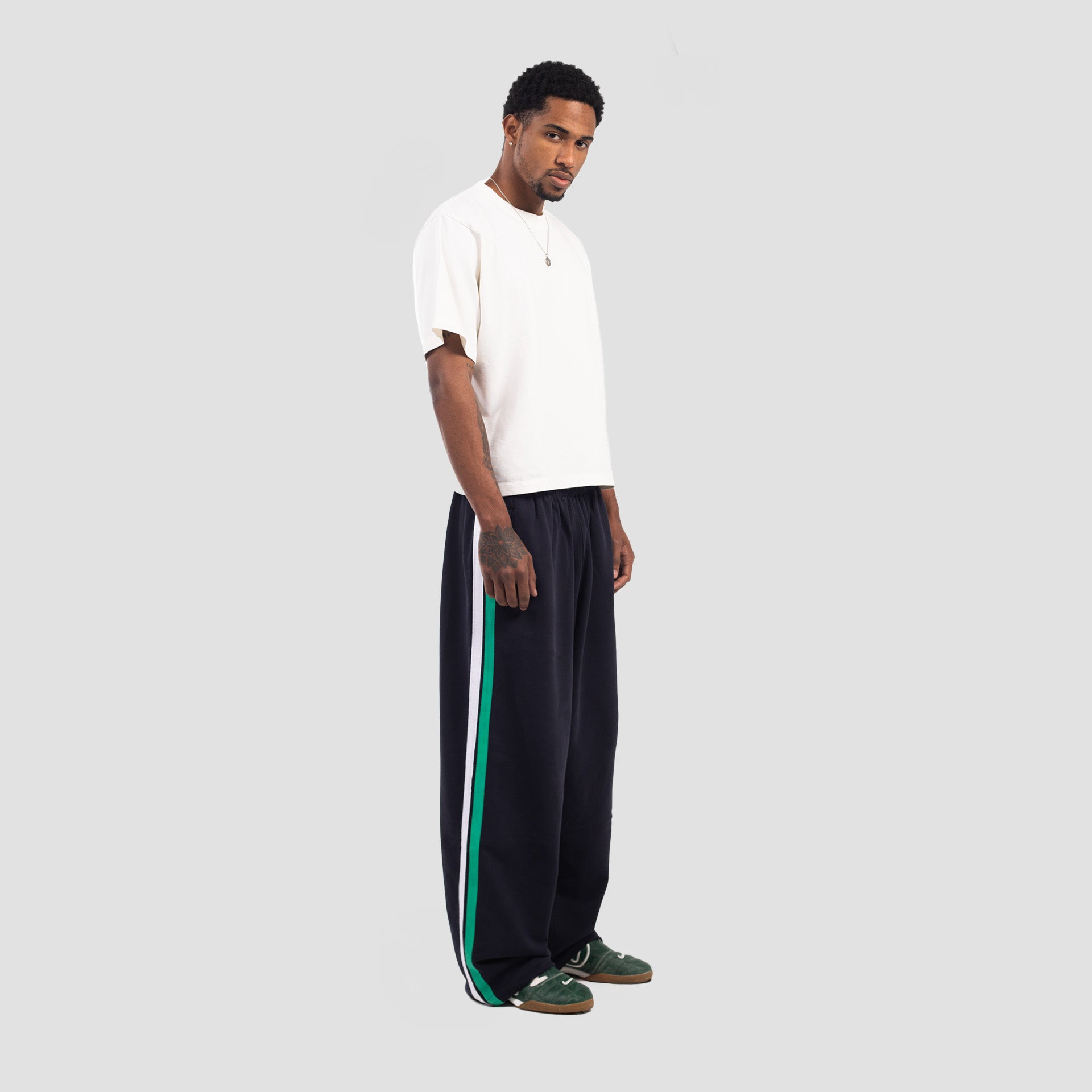 OUTSIDE BLUE SWEATPANTS