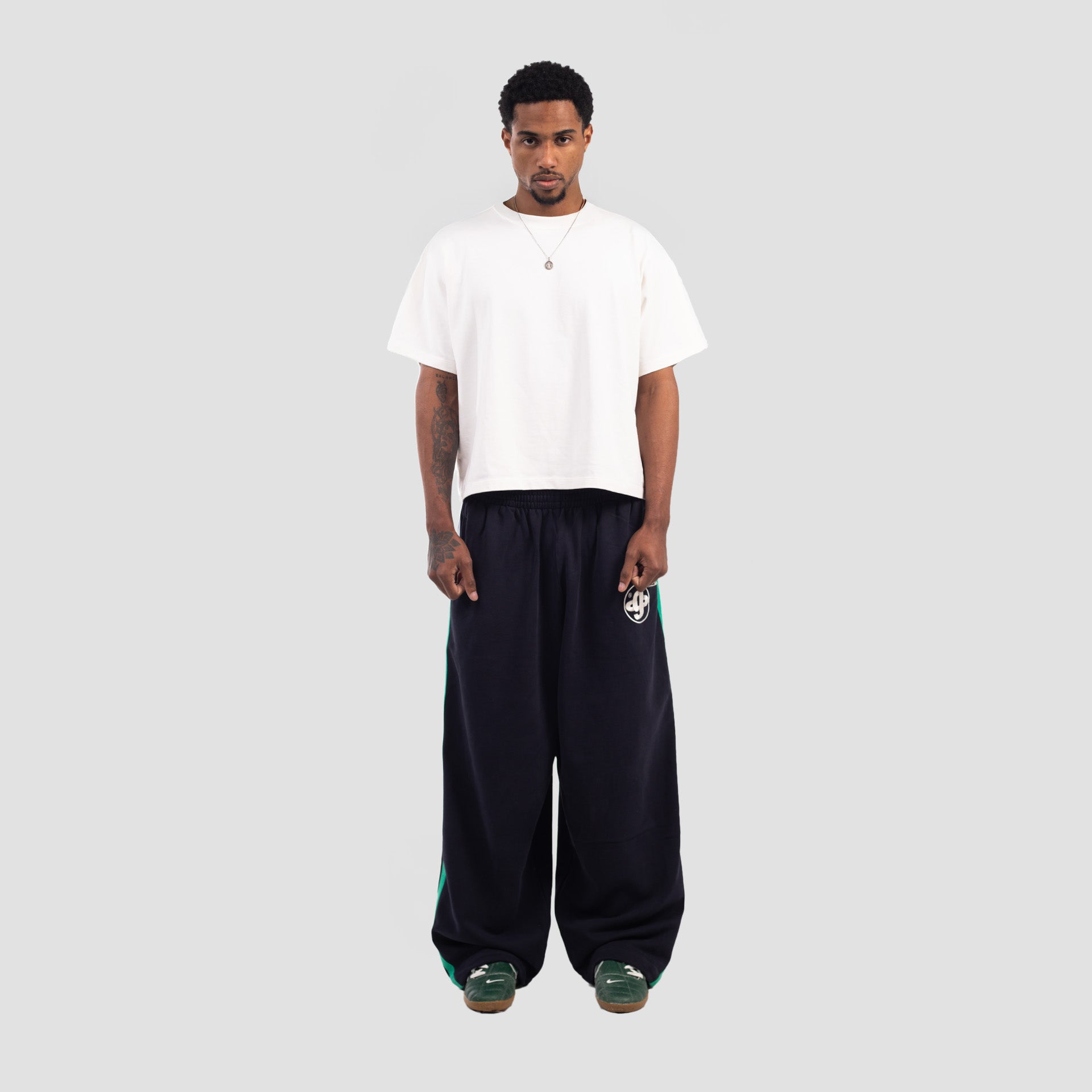 OUTSIDE BLUE SWEATPANTS
