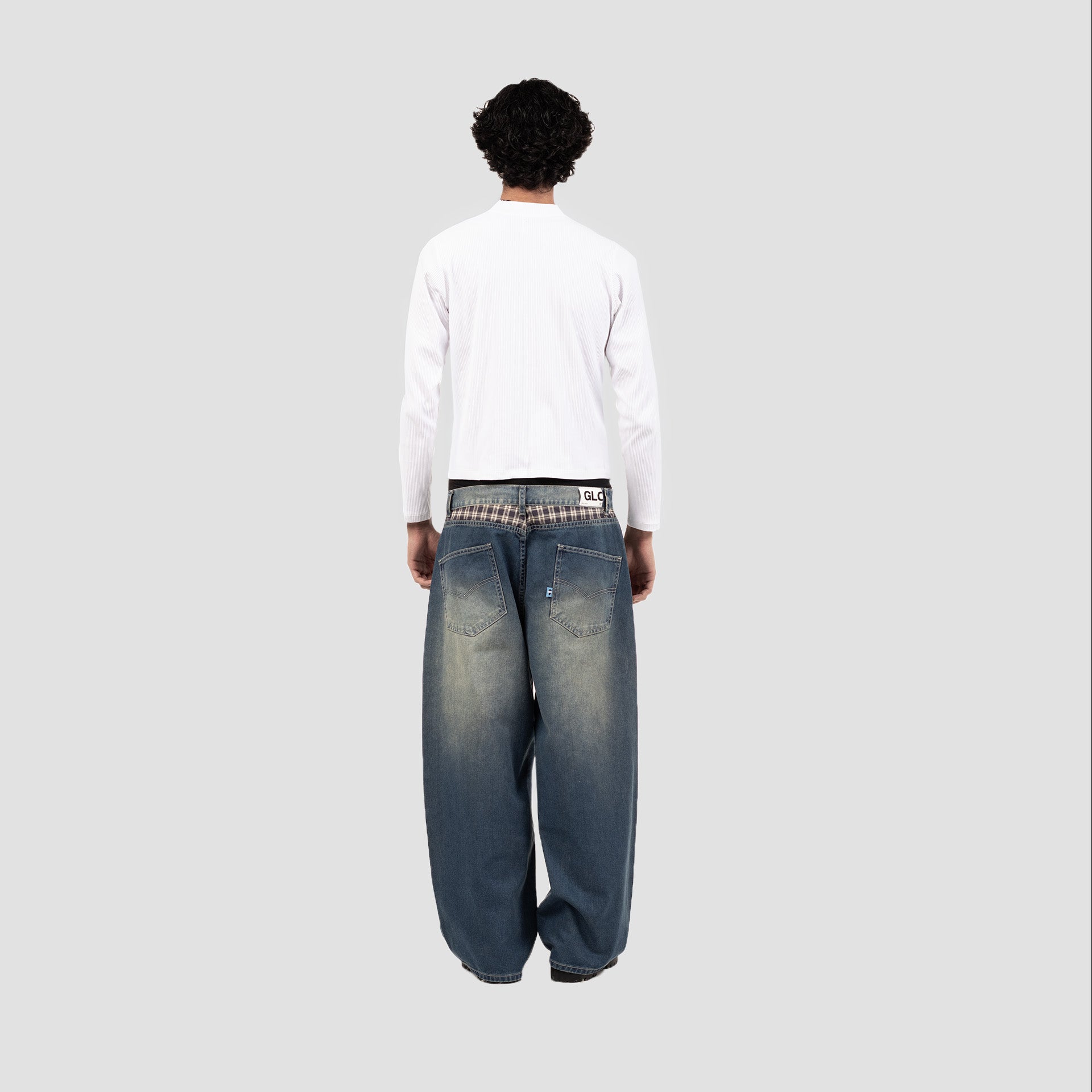 WEEKEND JEANS